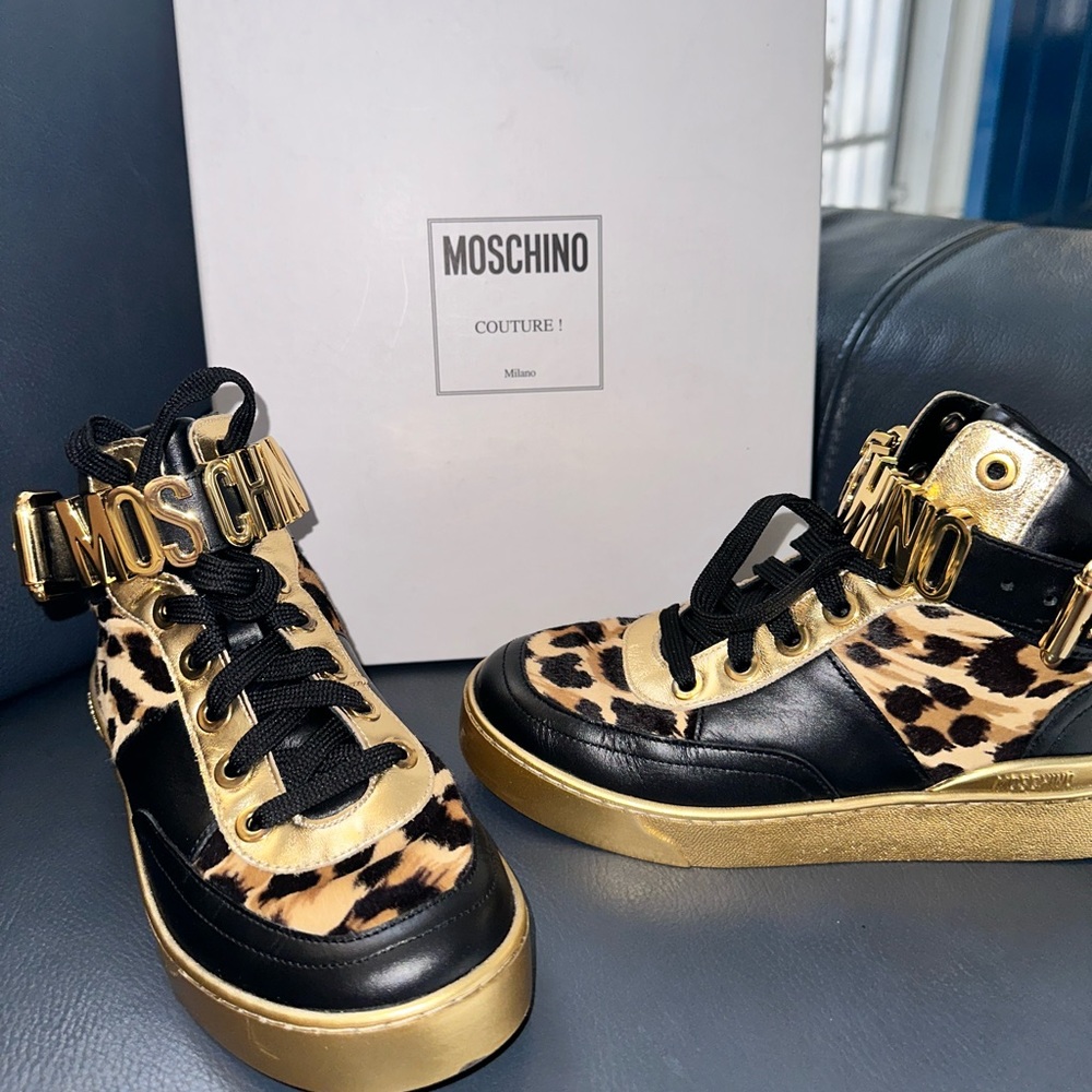 $500 Retail- Moschino Black and Gold Leopard Print Sneakers🔥🔥🔥